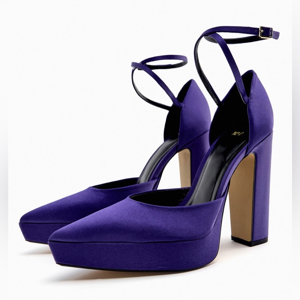 Heeled platform shoes purple